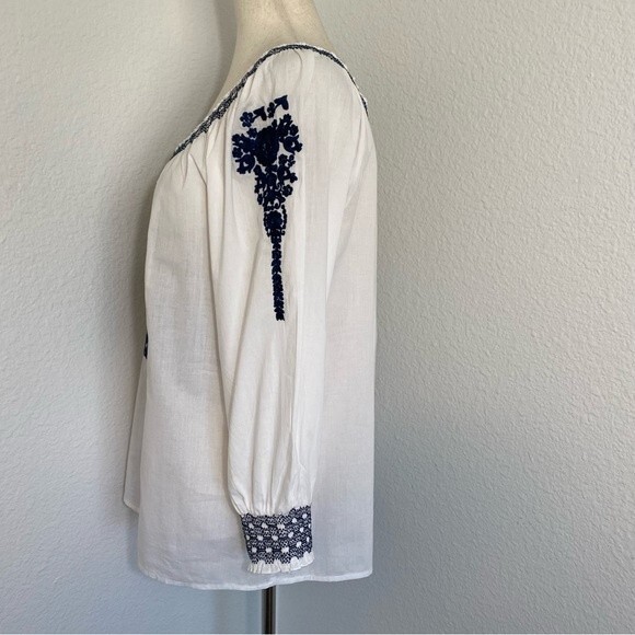 Karen Kane White Navy Peasant Style Embroidery Crochet Boho Flowy Top SZ L - Picture 6 of 11